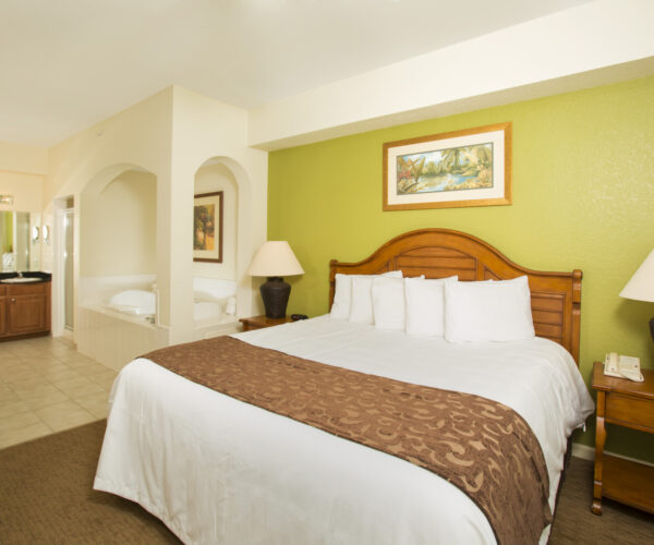Lake Buena Vista Resort Village & Spa - Master bedroom in 2 bedroom suites - resorts in lake buena vista